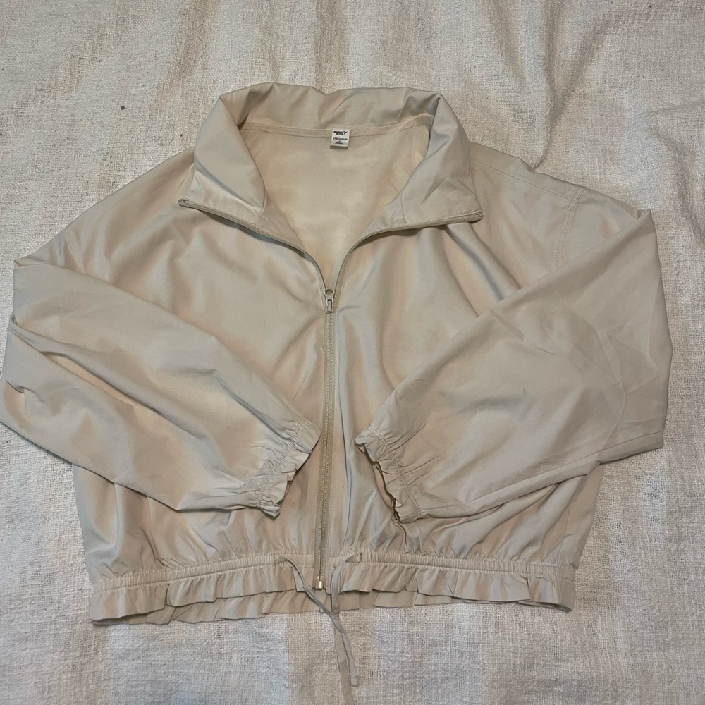 Wind Breaker With Ruffle Sleeves